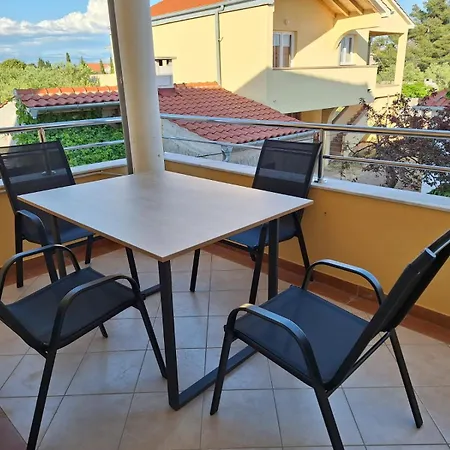 Apartmani Marino *