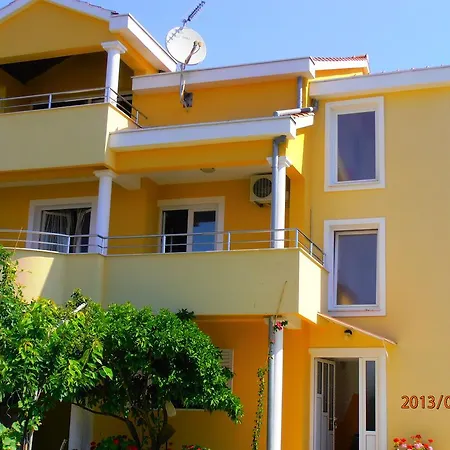 Apartmani Marino *